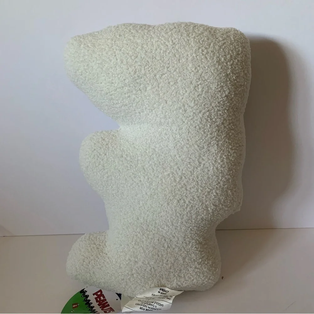 NWT. PEANUTS Snoopy With Green Hat Sherpa Winter Christmas